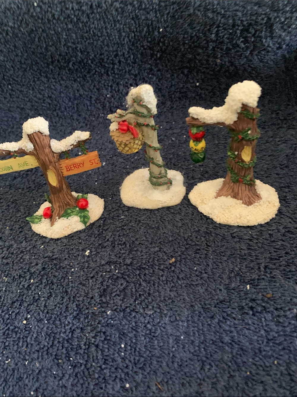 Vintage Charming tails village accessories. 2 original boxes.